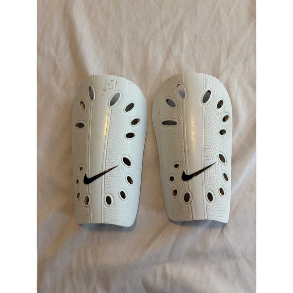 Nike Kids Soccer Shin Guards Size Large